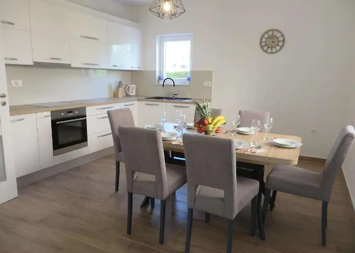 Family Friendly House With A Parking Space Biograd Na Moru, Biograd - 23498 Casa de Férias